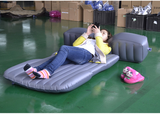 中国 135cm * 85cm * 40cm SUV の座席睡眠の膨脹可能なカー ベッド旅行屋外の容易な ゴム製ベッド サプライヤー